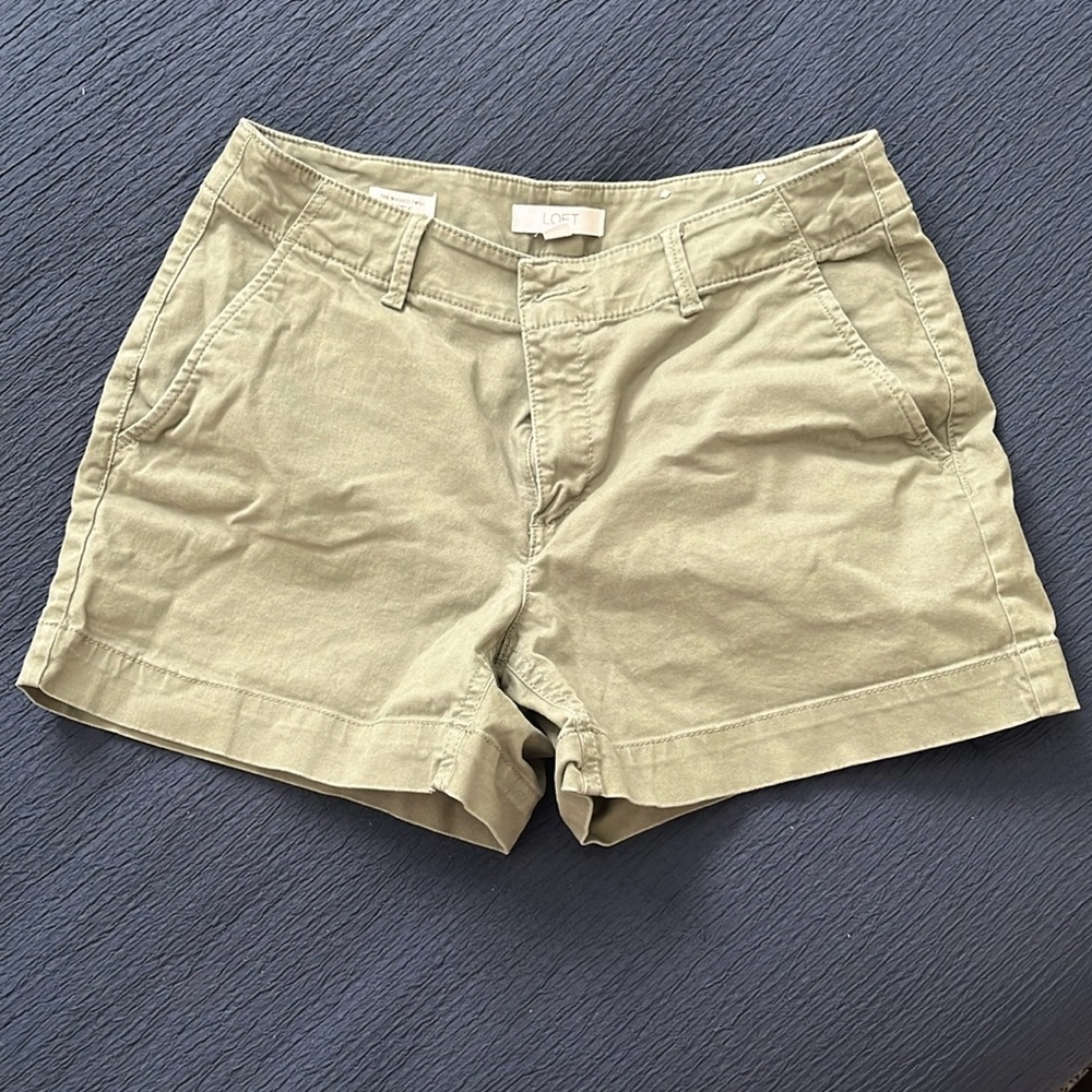 Green Loft Shorts. Great used condition! Size 6 Curvy